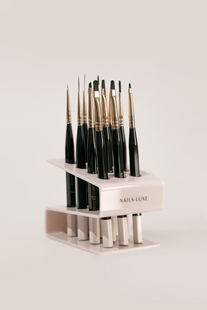 Petite Brush Stand Warm Grey