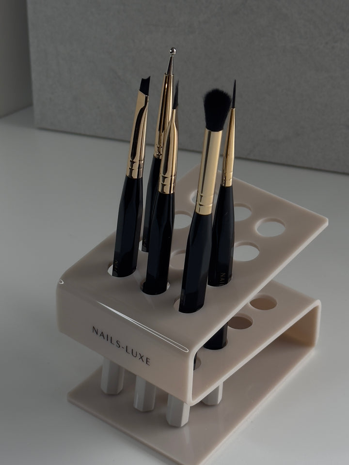 Petite Brush Stand Warm Grey