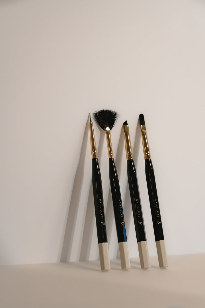BRUSH P