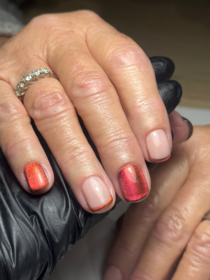 Garnet Glow Cat Eye Powder