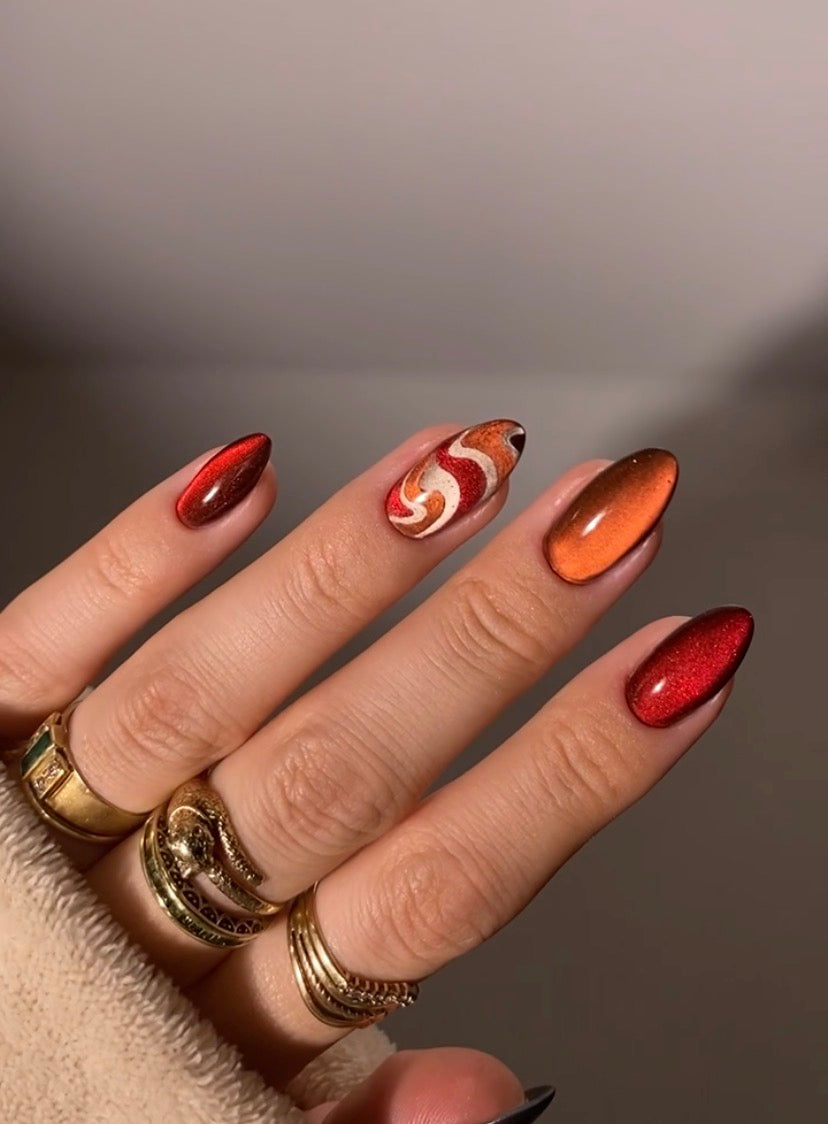 Scarlet Silk Cat Eye Powder