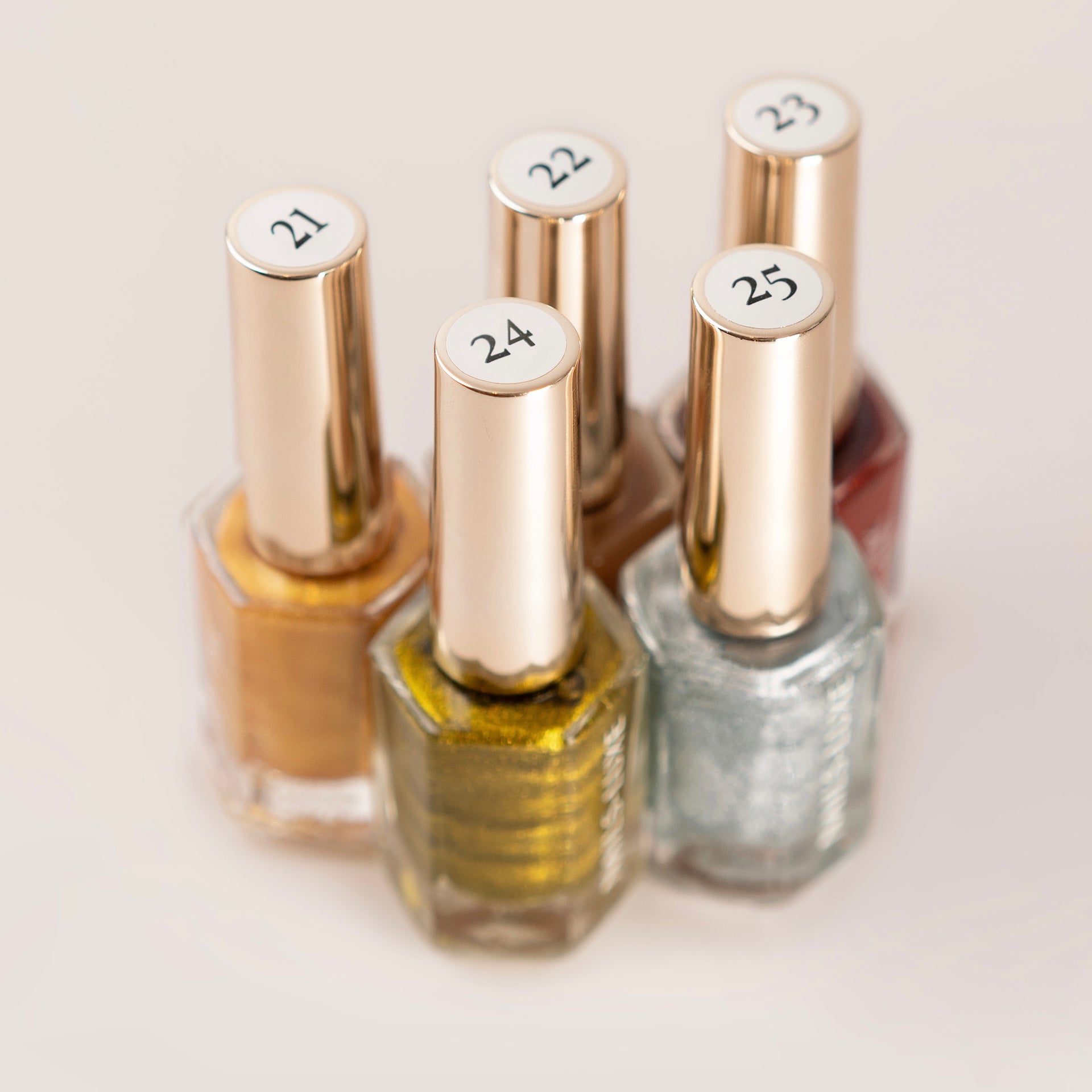 NAILS-LUXE